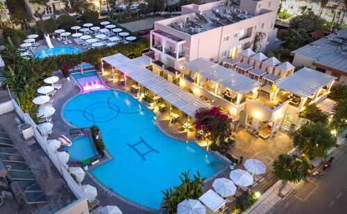 Peridis Family Resort