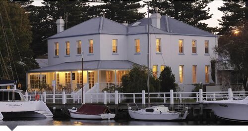 Oscars Waterfront Boutique