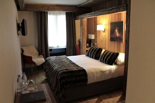 Au Coeur Du Village Hotel