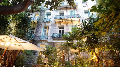 Le Windsor Jungle Art Hotel