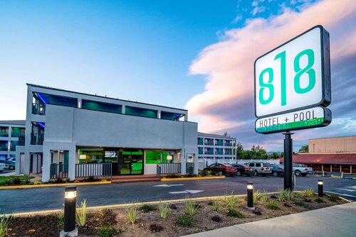 818 Hotel + Pool, Ascend Hotel Collection