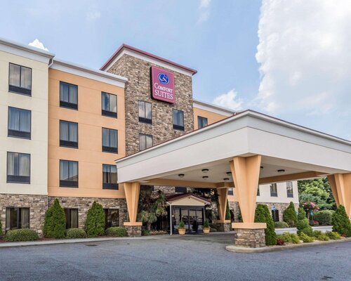 Comfort Suites (Commerce)