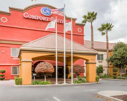 Comfort Suites Tulare