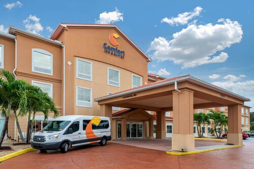 Comfort Inn & Suites Airport Fort Myers