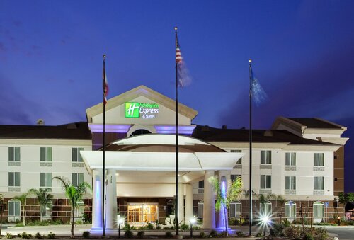 Holiday Inn Express & Suites Dinuba West