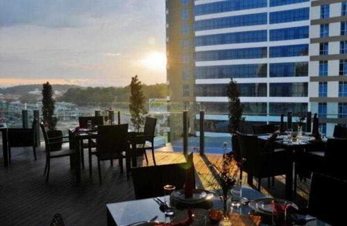 Courtyard Hotel @1Borneo