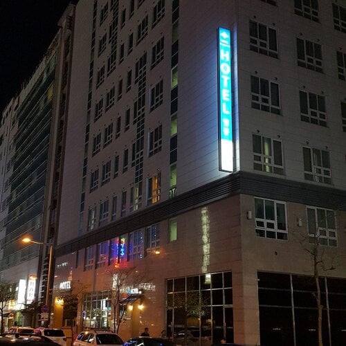 Zeumes Incheon Airport