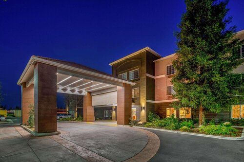 La Quinta Inn & Suites by Wyndham Bakersfield Nort
