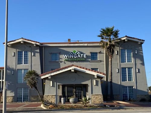Wingate by Wyndham Galveston Beachfront at Seawall