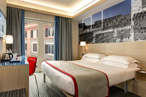 iQ Hotel Roma