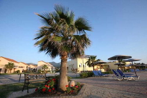 Almyros Beach Resort and Spa