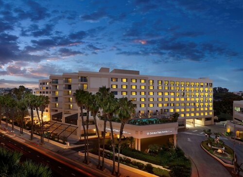 Hilton Santa Monica Hotel & Suites