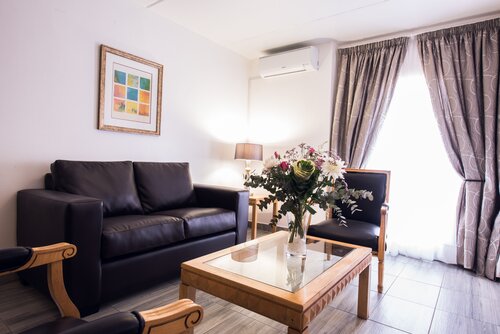 Airport Inn and Suites