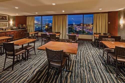 Hilton Knoxville Airport