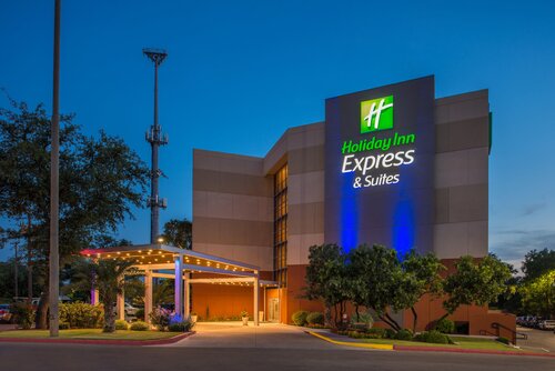 Holiday Inn Express & Sts Medical-Six Flags