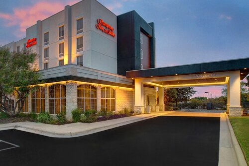 Hampton Inn & Suites Austin-Airport