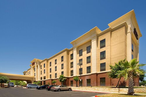Hampton Inn & Suites San Antonio-Airport