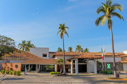 Plaza Pelicanos Club Beach Resort