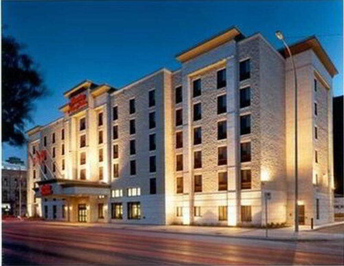 Humphry Inn & Suites Winnipeg