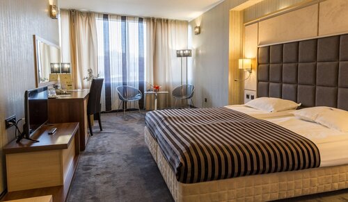 Cosmopolitan Hotel & Wellness