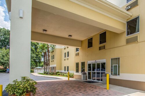 Comfort Inn & Suites Deland - Near University
