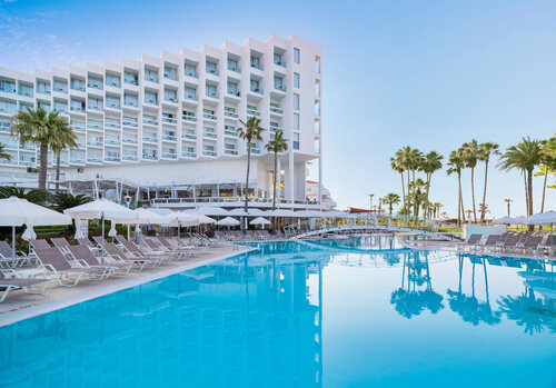 Leonardo Plaza Cypria Maris Beach Hotel & Spa