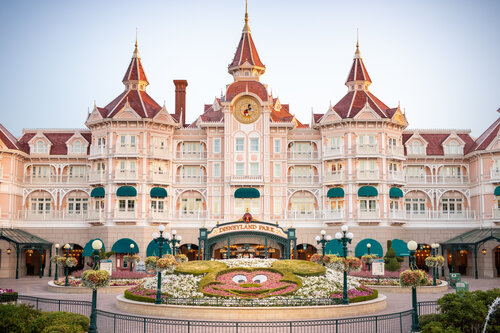 Disneyland Hotel + Tickets
