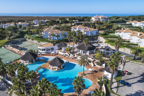 Encosta do Lago Resort