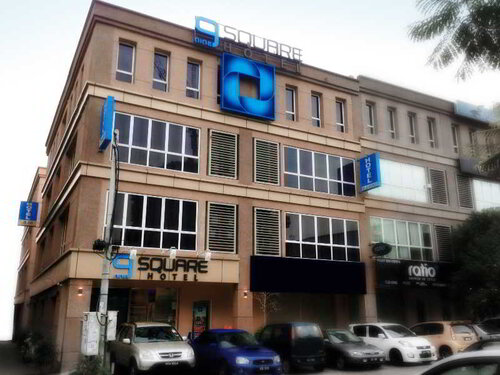 9 Square Hotel