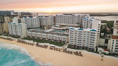 Hilton Cancun Mar Caribe All-Inclusive Resort