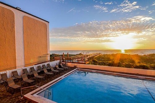 Beacher's Lodge Oceanfront Suites