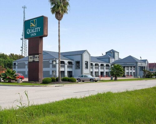 Quality Inn Clute Freeport