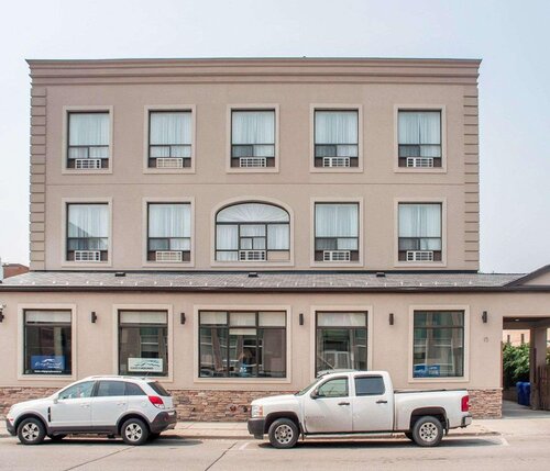 Woodstock Inn and Suites