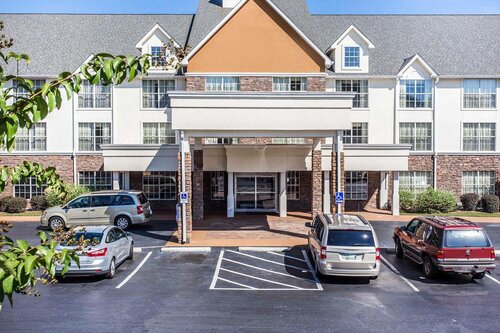 Comfort Inn & Suites Ballpark Area