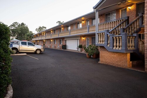 SureStay Hotel by Best W. Blue Diamond Motor Inn