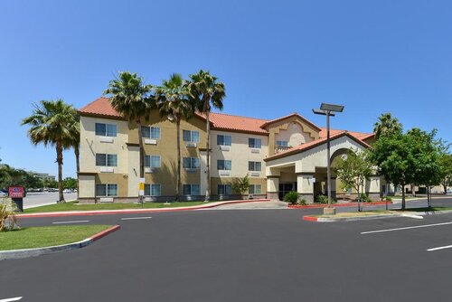Comfort Suites Bakersfield