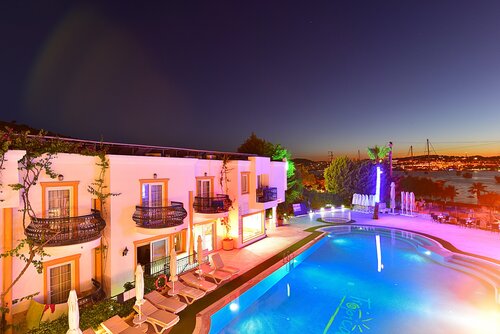 Tropicana  Beach Hotel