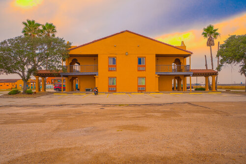 OYO Hotel Kingsville - Hwy 77