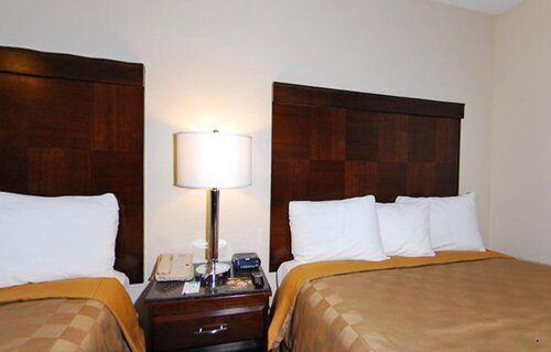 Rodeway Inn & Suites Bakersfield