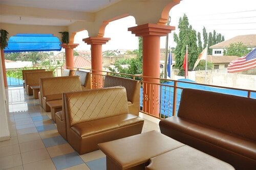 Oscar Pak Royal Hotel