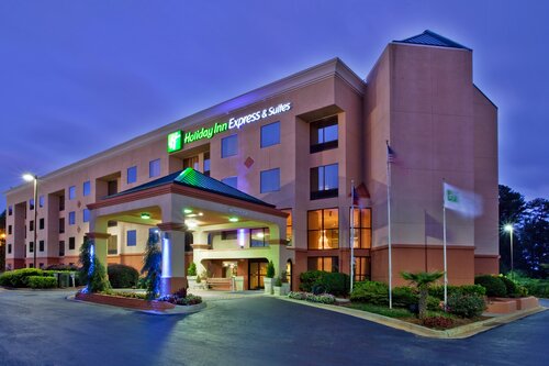 Holiday Inn Express & Suites Lawrenceville