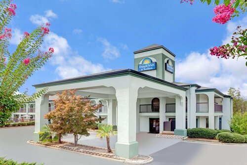 Days Inn & Suites By Wyndham Stockbridge Atlanta