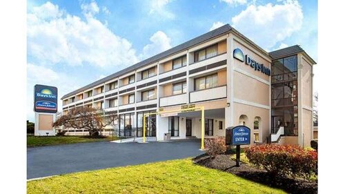 Days Inn by Wyndham College Park Airport Best Road