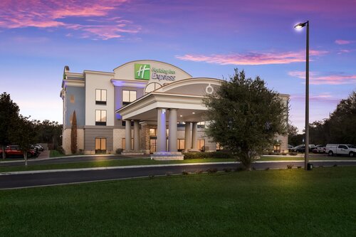 Holiday Inn Express & Suites Perry