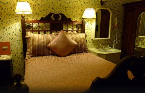 Mendocino Hotel & Garden Suites