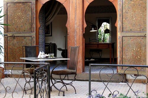 Riad Laaroussa- Guest House