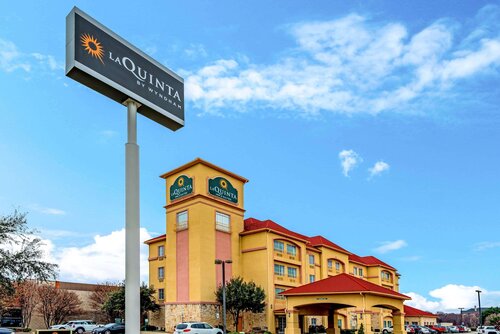 La Quinta Inn & Suites DFW Airport West - Bedford