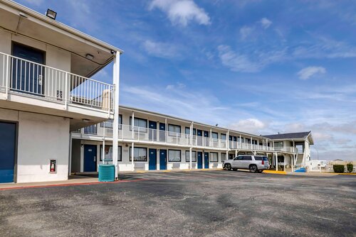 Motel 6 Denton - UNT