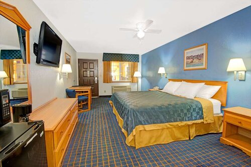 Days Inn by Wyndham El Paso West
