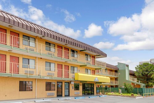 Days Inn By Wyndham El Paso Airport East